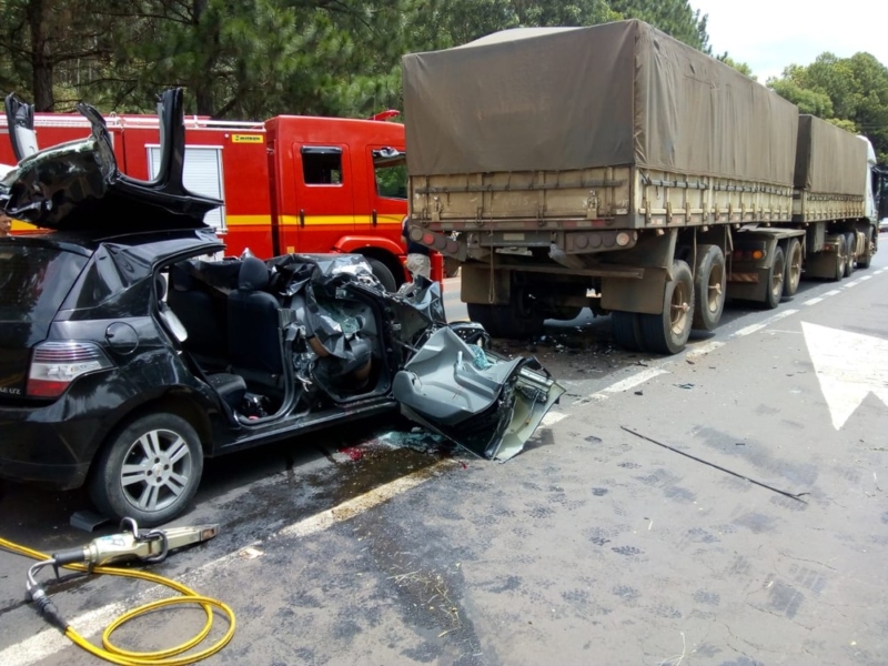 Acidente Entre Carro E Caminhão Deixa Dois Mortos Em Panambi Alcir 61 4856